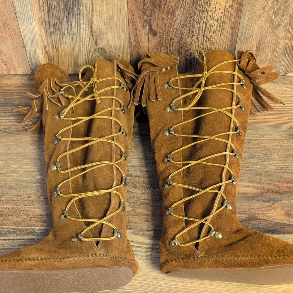 Minnetonka Moccasin Boots 1960s-70s Vintage Suede Side Lace-Up Fringe Boots 8 - Picture 3 of 11